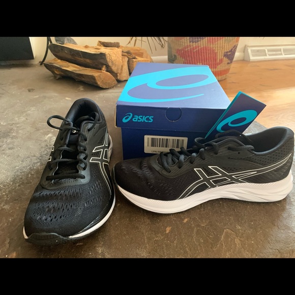 BRAND NEW ASICS EXCITE 6 - Picture 2 of 8